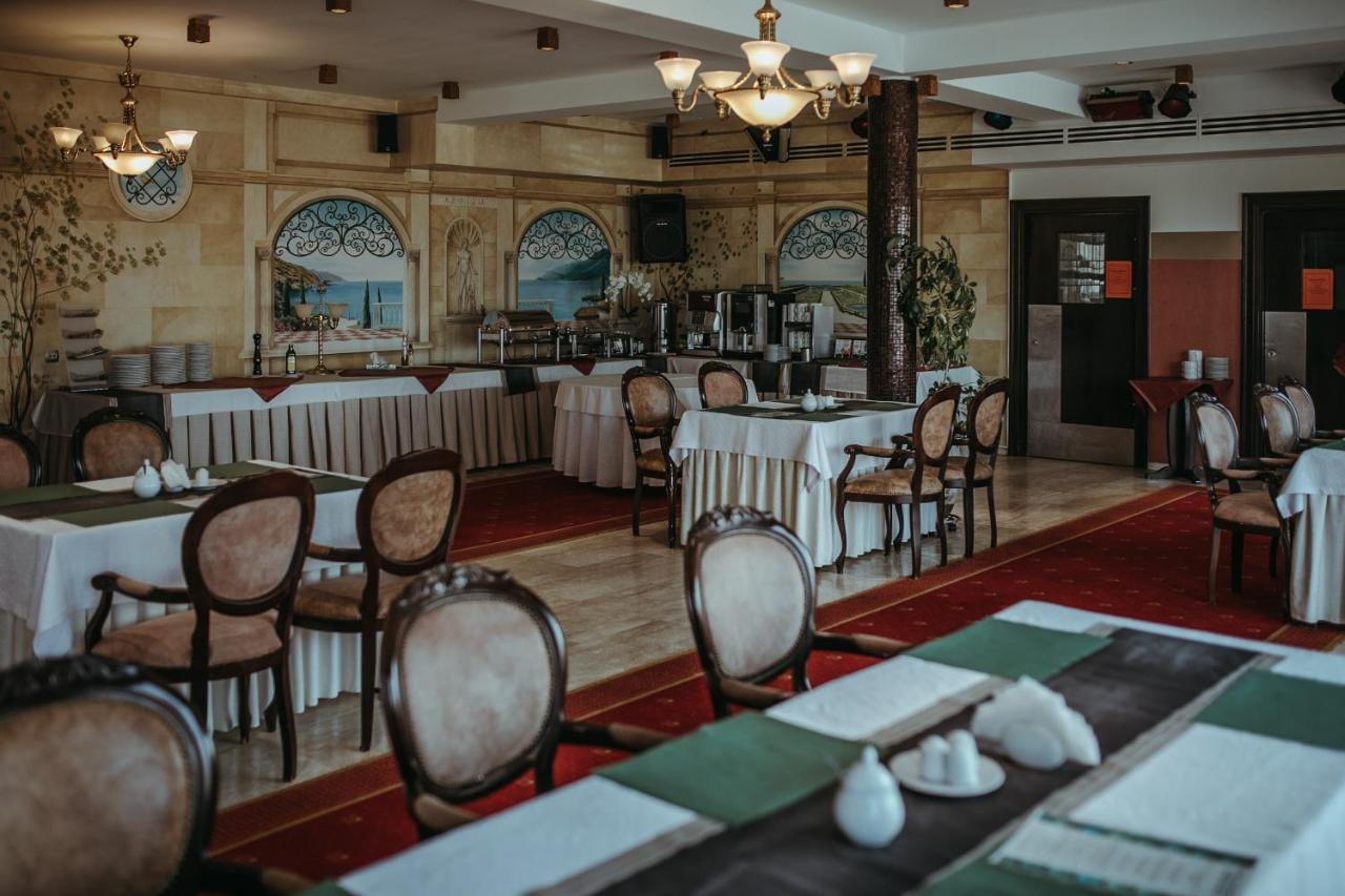 Hotel Apollo Дарлувко Екстер'єр фото